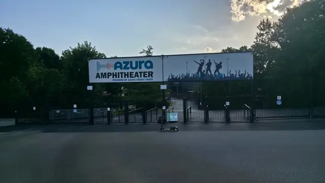 Mobility scooter rental at Azura Amphitheater, Kansas City