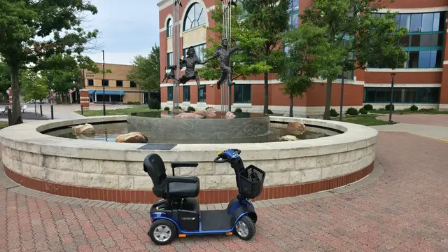 Mobility scooter rental at Civic plaza fountain, Kansas City