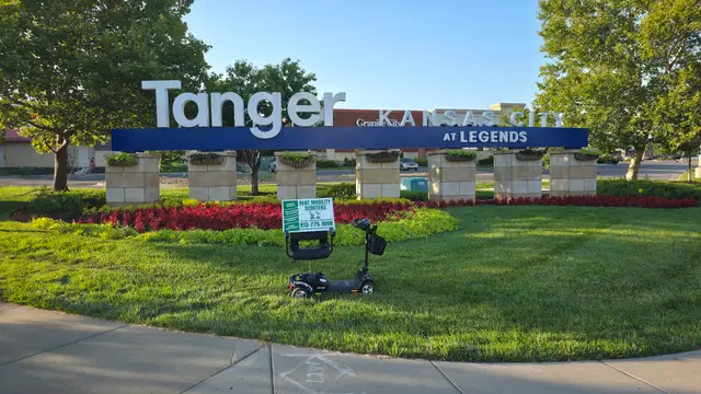 Accessible visit to Tanger Outlets at Legends with a mobility scooter rental, Kansas City, KS