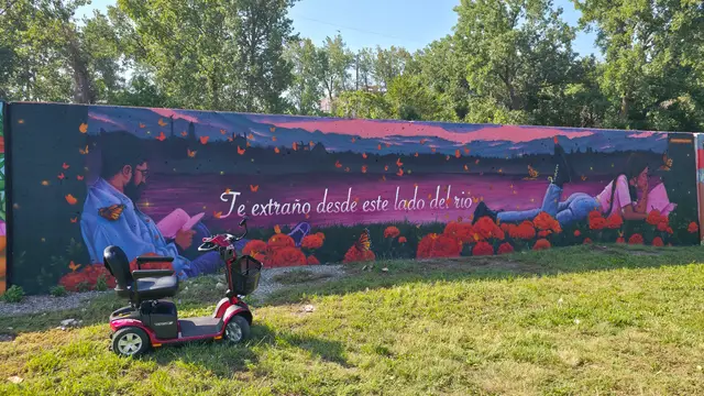 Mobility scooter rental on location at Te extrano mural, Kansas City