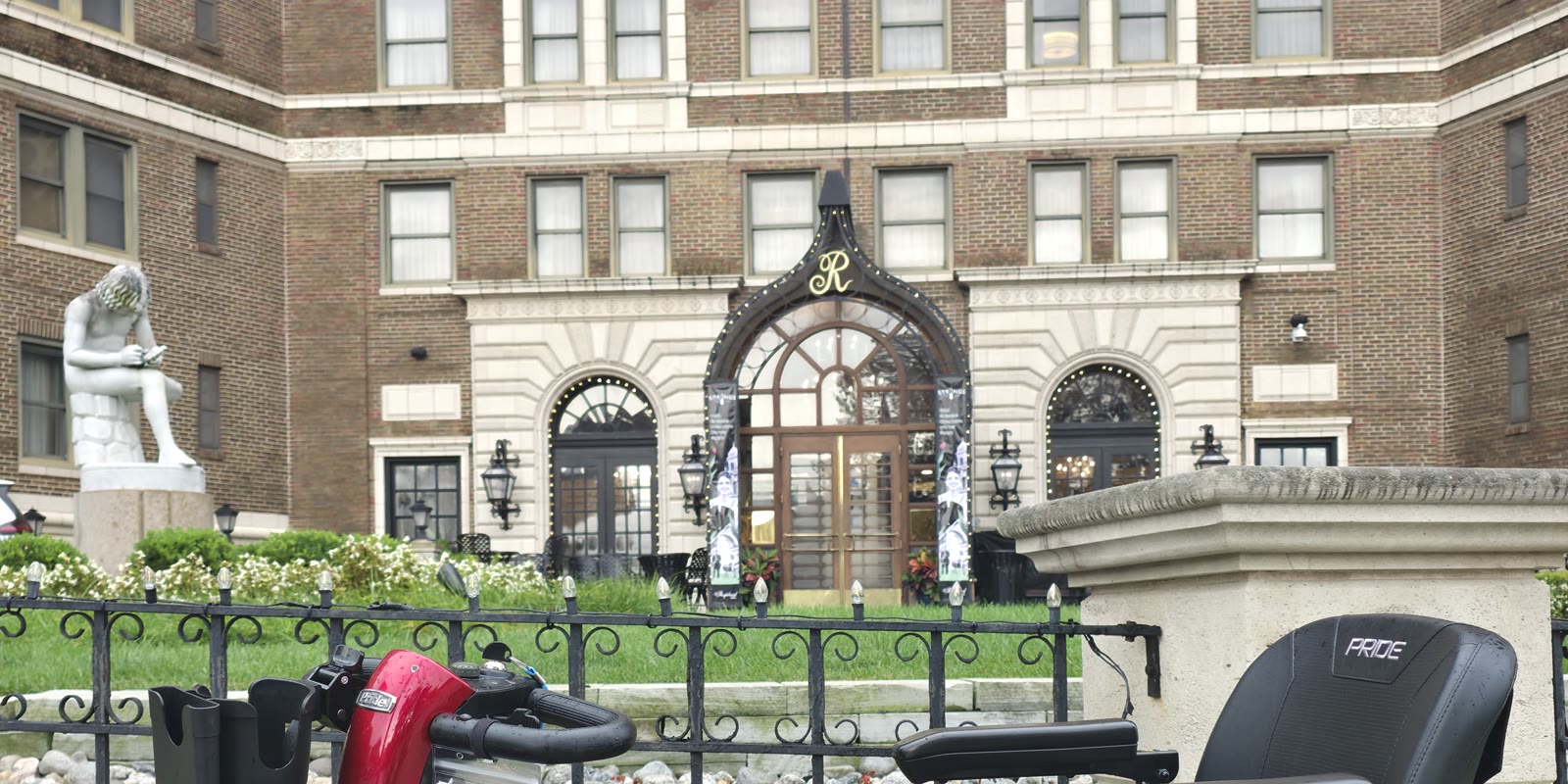 The Raphael Hotel, Autograph Collection — Kansas City